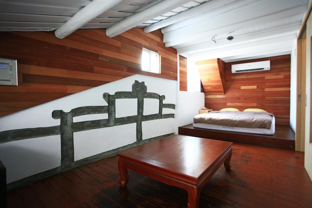 Sugozen Apartment Tainan Bagian luar foto